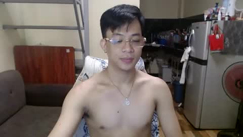 asiandreamboyx online show from March 12, 4:41 am