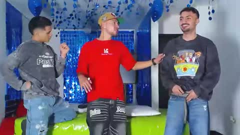 THOMAS AND DAMIAND online show from March 3, 12:15 am