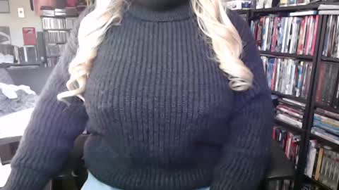 Snapshot of aspen_vale chatting on October 9, 8:29 pm Aspen Vale online show from October 9, 8:29 pm