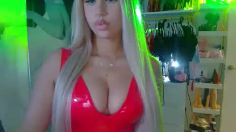 Snapshot of aspenmadden chatting on February 25, 9:46 pm iwantaspen online show from February 25, 9:46 pm