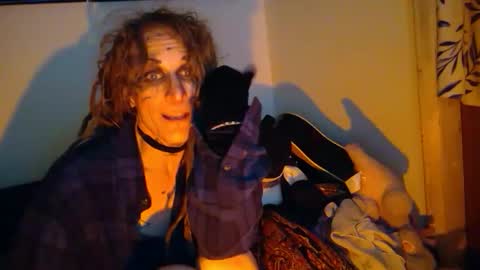 aspiringturtlegirl online show from February 16, 8:43 am