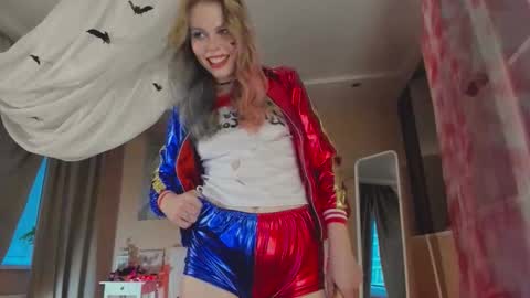 Snapshot of ass_latte chatting on November 1, 6:15 am Sasha online show from November 1, 6:15 am