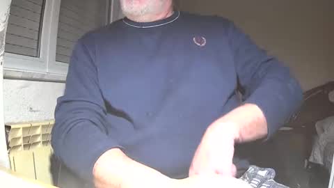 Snapshot of astelover chatting on December 25, 8:50 pm astelover online show from December 25, 8:50 pm