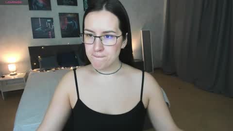 Snapshot of asti_bubbles chatting on March 1, 1:29 am Asti online show from March 1, 1:29 am