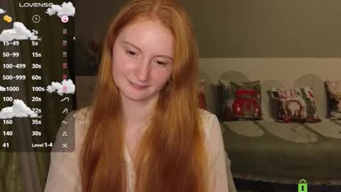 Snapshot of astoria_ross_ chatting on December 19, 3:19 pm Astoria online show from December 19, 3:19 pm