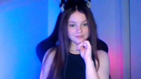astradream_ online show from October 3, 5:43 pm
