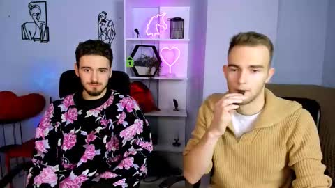 astren online show from December 14, 10:09 am