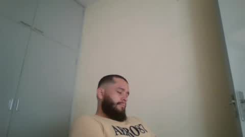Snapshot of astro_boy_01 chatting on May 23, 8:57 pm astro_boy_01 online show from May 23, 8:57 pm