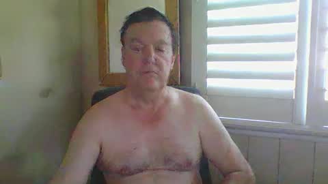 astute008 online show from November 18, 3:01 am