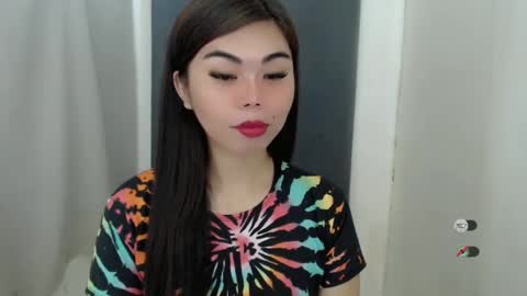 Snapshot of asuna_charming chatting on January 24, 10:21 am asuna_charming online show from January 24, 10:21 am