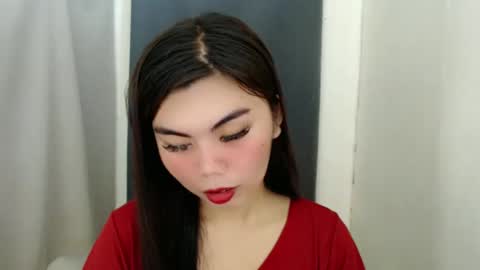 Snapshot of asuna_charming chatting on January 27, 7:24 am asuna_charming online show from January 27, 7:24 am