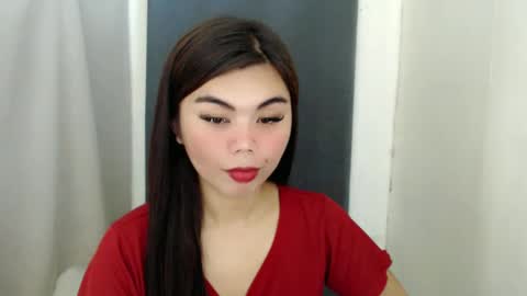 Snapshot of asuna_charming chatting on January 27, 10:27 am asuna_charming online show from January 27, 10:27 am