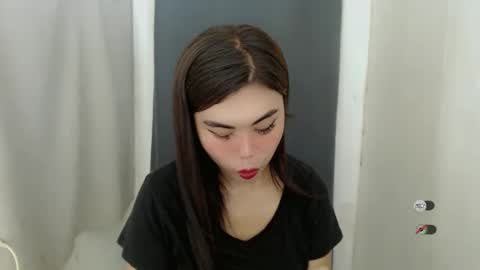 Snapshot of asuna_charming chatting on February 1, 7:36 am asuna_charming online show from February 1, 7:36 am