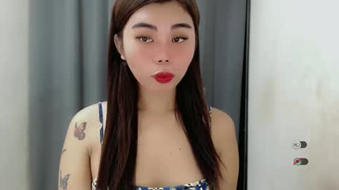 Snapshot of asuna_charming chatting on February 4, 8:13 am asuna_charming online show from February 4, 8:13 am