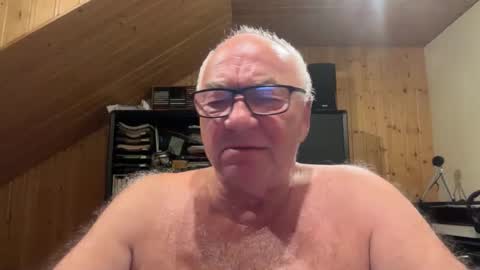 asusandy online show from September 24, 11:19 pm