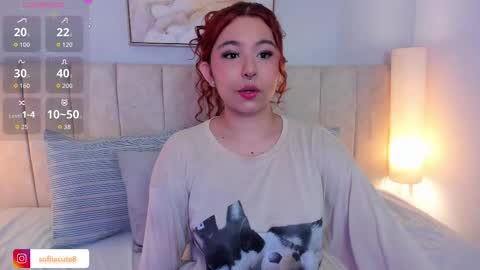 Snapshot of atena_cuteee chatting on November 12, 2:23 am sofia online show from November 12, 2:23 am