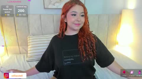 Snapshot of atena_cuteee chatting on December 18, 2:28 am sofia online show from December 18, 2:28 am