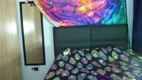 Snapshot of atena_messy chatting on November 2, 12:13 am atena messy online show from November 2, 12:13 am