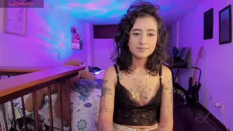 Snapshot of atenea_dragon__ chatting on November 11, 9:26 pm Atenea online show from November 11, 9:26 pm