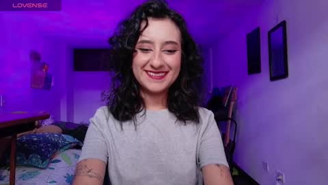 Snapshot of atenea_dragon__ chatting on November 26, 8:54 pm Atenea online show from November 26, 8:54 pm