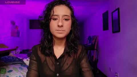 Snapshot of atenea_dragon__ chatting on November 28, 9:17 pm Atenea online show from November 28, 9:17 pm