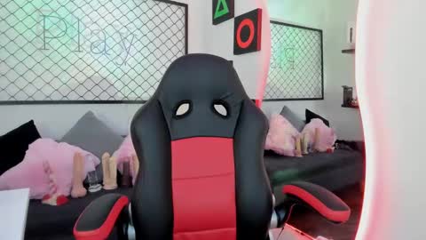 Snapshot of atenea_klett_ chatting on February 3, 1:19 pm ATENEA online show from February 3, 1:19 pm