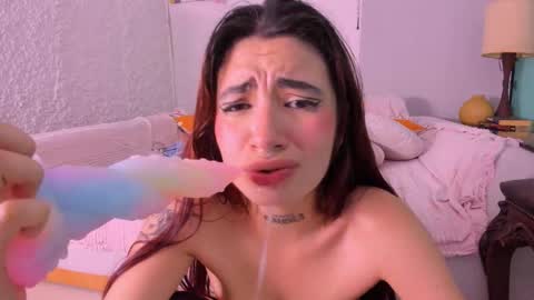Atenea online show from October 25, 8:00 am