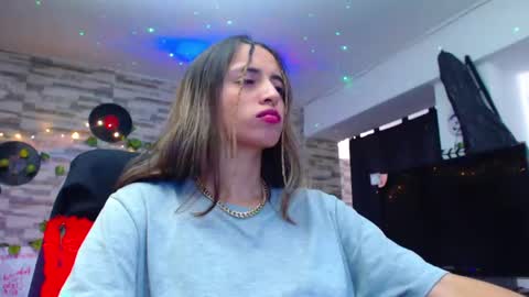 Snapshot of ateneasairce chatting on January 18, 5:15 pm Atenea online show from January 18, 5:15 pm