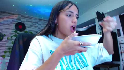 Snapshot of ateneasairce chatting on January 19, 2:06 pm Atenea online show from January 19, 2:06 pm