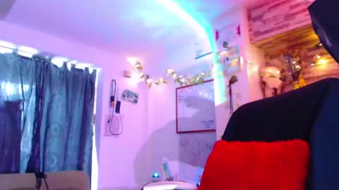 Snapshot of ateneasairce chatting on February 18, 8:14 pm Atenea online show from February 18, 8:14 pm