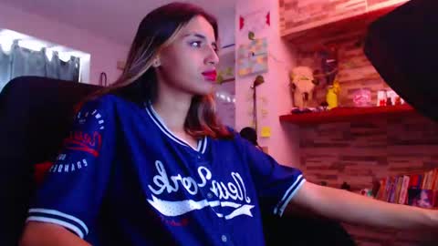 Snapshot of ateneasairce chatting on February 21, 3:32 pm Atenea online show from February 21, 3:32 pm