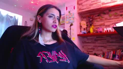 Snapshot of ateneasairce chatting on March 1, 4:54 pm Atenea online show from March 1, 4:54 pm