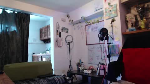 Snapshot of ateneasairce chatting on March 2, 1:16 pm Atenea online show from March 2, 1:16 pm