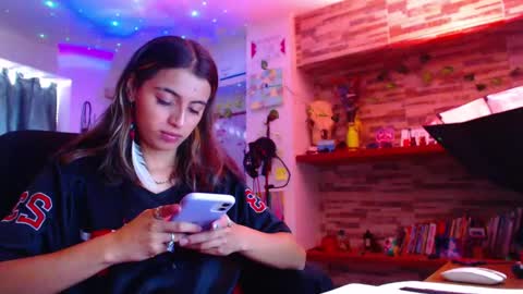 Snapshot of ateneasairce chatting on March 3, 2:37 pm Atenea online show from March 3, 2:37 pm