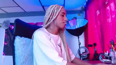 Snapshot of ateneasairce chatting on September 24, 3:26 pm Atenea online show from September 24, 3:26 pm