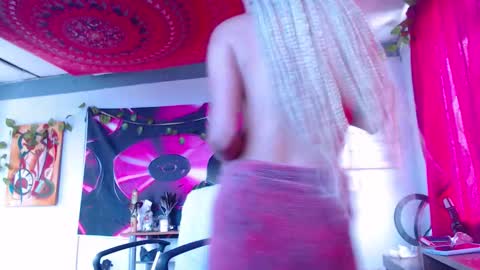 Snapshot of ateneasairce chatting on October 12, 2:05 pm Atenea online show from October 12, 2:05 pm