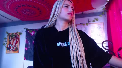 Snapshot of ateneasairce chatting on October 27, 3:05 pm Atenea online show from October 27, 3:05 pm