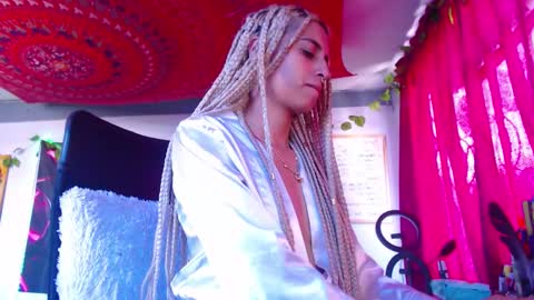 Snapshot of ateneasairce chatting on October 28, 1:14 pm Atenea online show from October 28, 1:14 pm