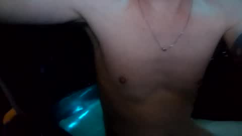 Snapshot of athandrew chatting on December 31, 11:20 am jonnyandrew online show from December 31, 11:20 am