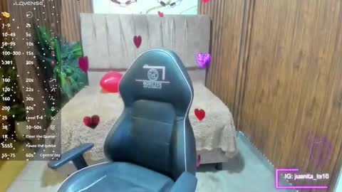 Snapshot of athenaa_tay chatting on February 14, 7:21 pm Atenea online show from February 14, 7:21 pm