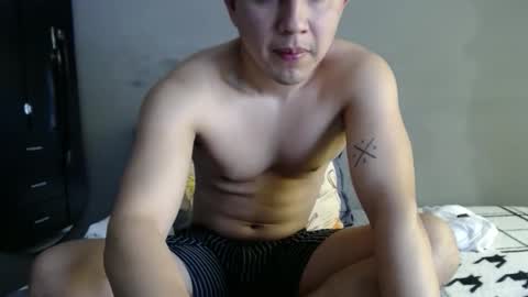 Snapshot of athleticboy2026 chatting on December 4, 5:10 pm Robin online show from December 4, 5:10 pm