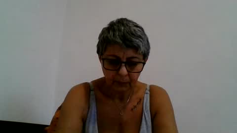 Snapshot of atikaarea chatting on December 8, 12:52 pm atikaarea online show from December 8, 12:52 pm