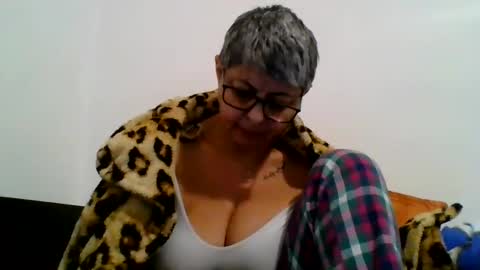 Snapshot of atikaarea chatting on December 27, 3:04 pm atikaarea online show from December 27, 3:04 pm