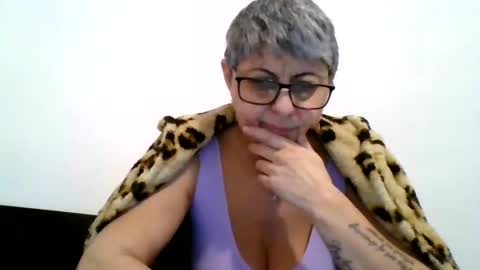 Snapshot of atikaarea chatting on December 30, 2:19 pm atikaarea online show from December 30, 2:19 pm