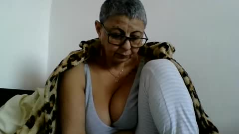 Snapshot of atikaarea chatting on January 23, 12:30 pm atikaarea online show from January 23, 12:30 pm