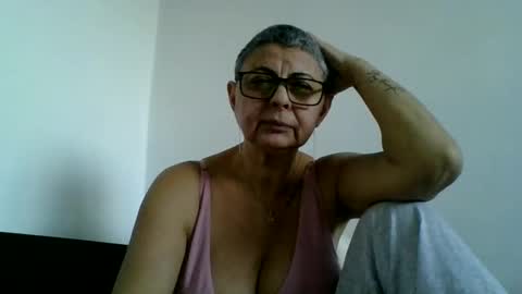 Snapshot of atikaarea chatting on January 28, 2:42 pm atikaarea online show from January 28, 2:42 pm