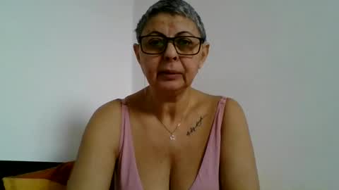 Snapshot of atikaarea chatting on February 8, 8:31 am atikaarea online show from February 8, 8:31 am