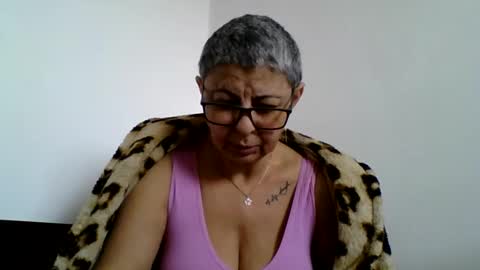 Snapshot of atikaarea chatting on February 13, 9:09 am atikaarea online show from February 13, 9:09 am