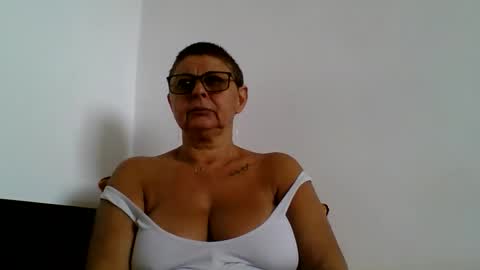 Snapshot of atikaarea chatting on September 14, 9:08 am atikaarea online show from September 14, 9:08 am