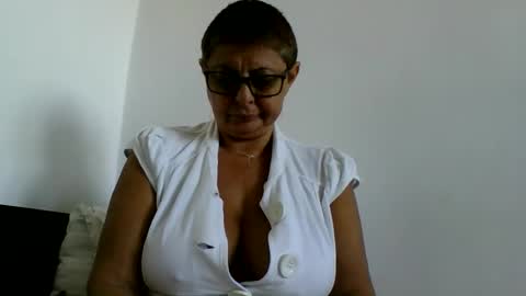 Snapshot of atikaarea chatting on September 26, 2:21 pm atikaarea online show from September 26, 2:21 pm